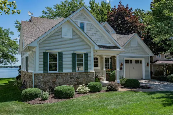 948 S Clear Lake Drive, Fremont, IN 46737