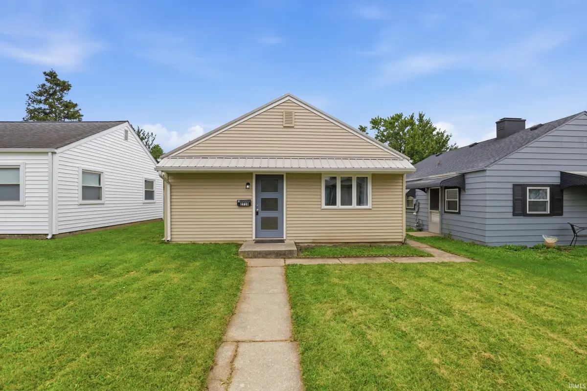 2710 Charlotte Avenue, Fort Wayne, IN 46805 - #1