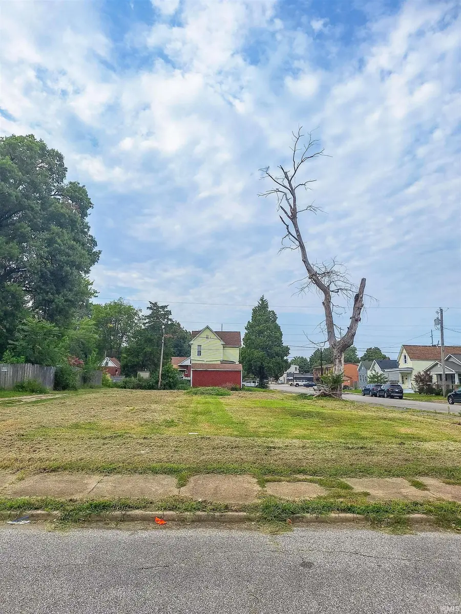 1003 W Iowa Street, Evansville, IN 47710 - #2