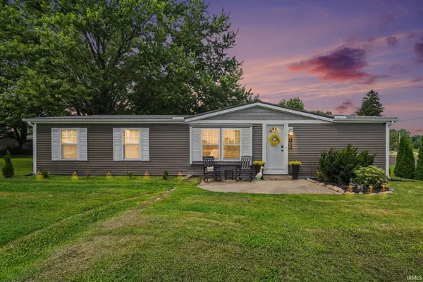 100 W Dutch Street, Wolcottville, IN 46795