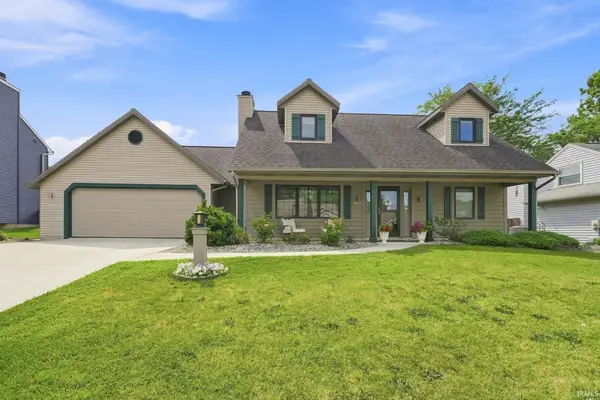 10015 Bentley Woods Drive, Fort Wayne, IN 46825