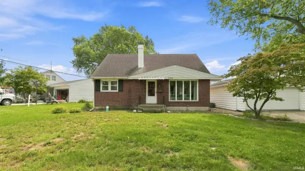 1328 N Park Drive, New Haven, IN 46774