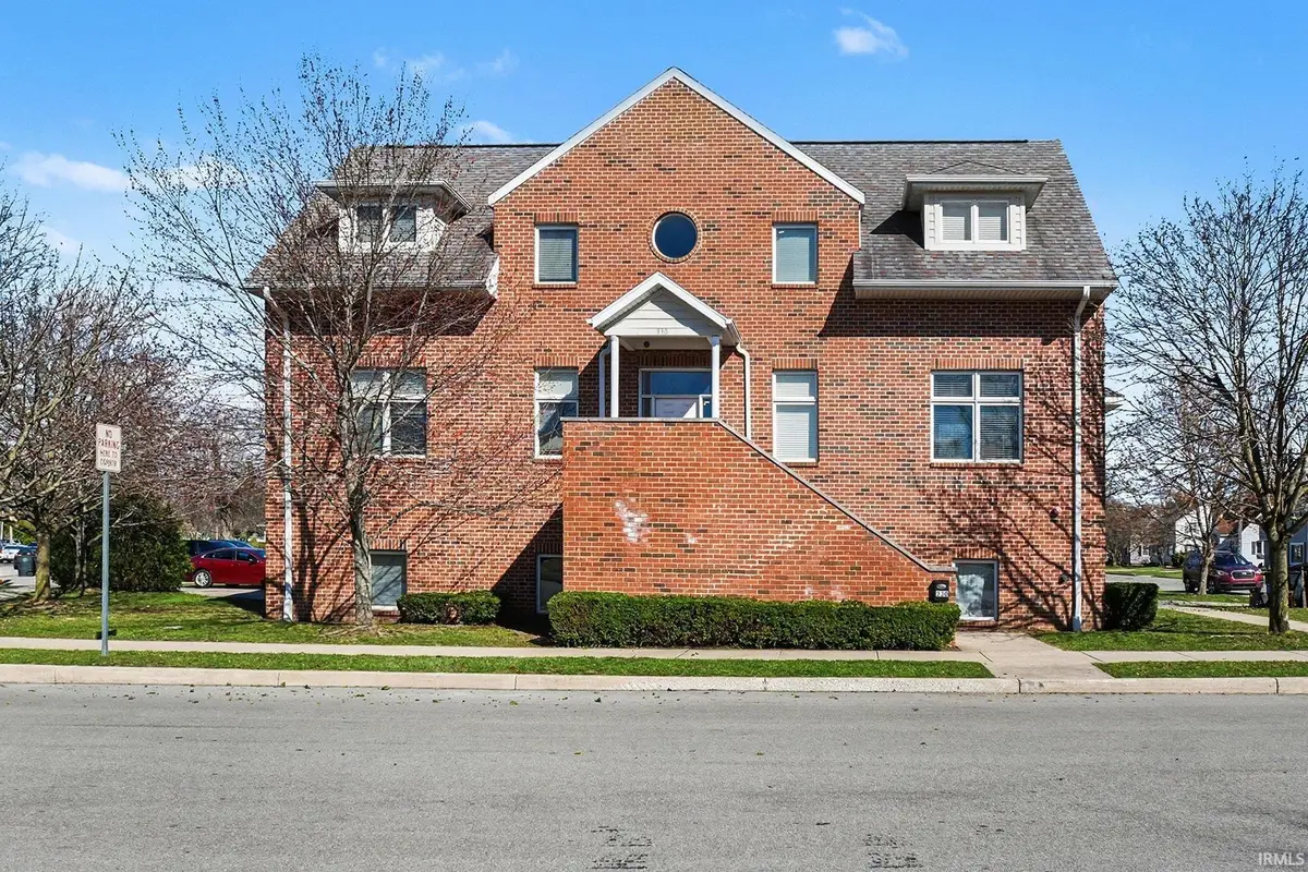 330 N Sunnyside Avenue, South Bend, IN 46617 - #1