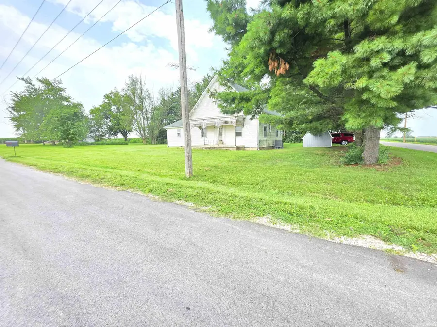 9530 S County Road 50 East, Galveston, IN 46932 - #2
