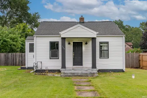 133 E Willow Drive, South Bend, IN 46637