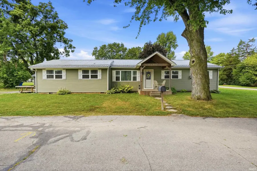 302 Gateway Avenue, Churubusco, IN 46723 - #2