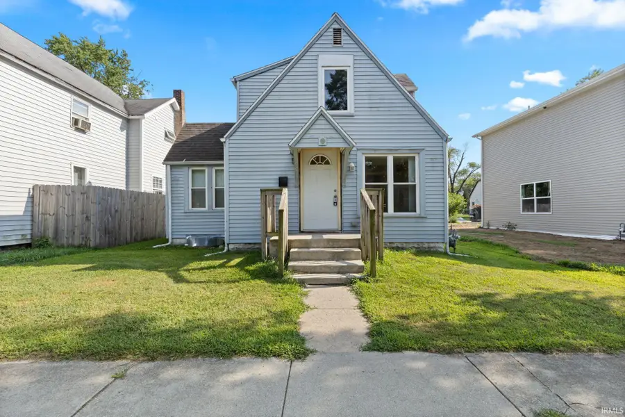 1021 W Wolf Avenue, Elkhart, IN 46516 - #2