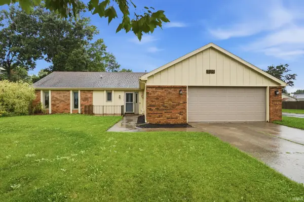 2127 Skyhawk Drive, Fort Wayne, IN 46815