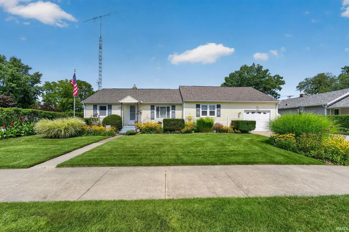 234 W La Salle Avenue, Mishawaka, IN 46545 - #1