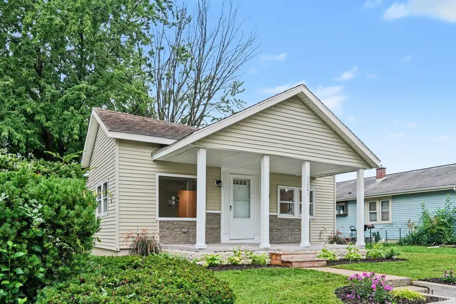 1221 S 32 Street, South Bend, IN 46615 - #2