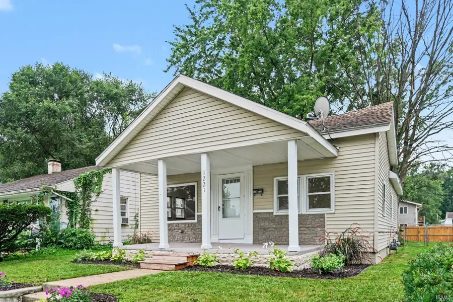 1221 S 32 Street, South Bend, IN 46615 - #3