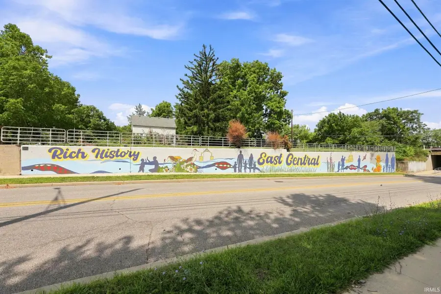 1202 E Wayne Street, Fort Wayne, IN 46803 - #3