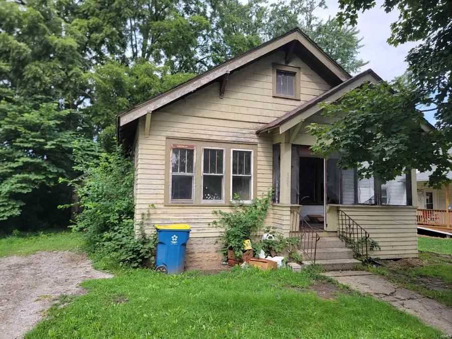 905 S Indiana Avenue, Auburn, IN 46706 - #2