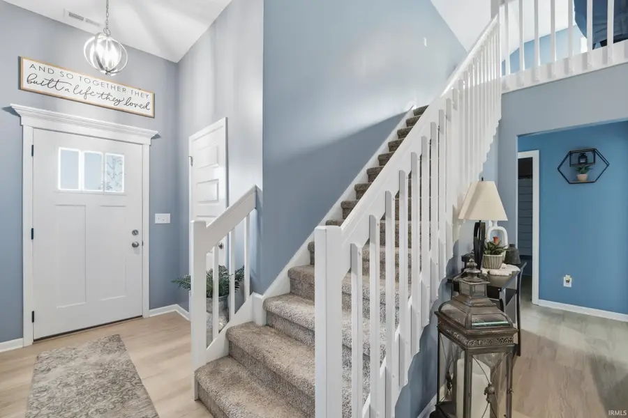 558 S Valley River Drive, Columbia City, IN 46725 - #3