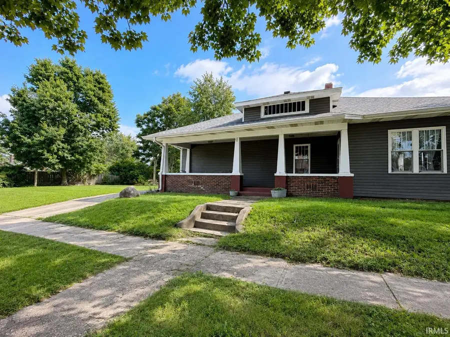 215 N Newlin Street, Veedersburg, IN 47987 - #2