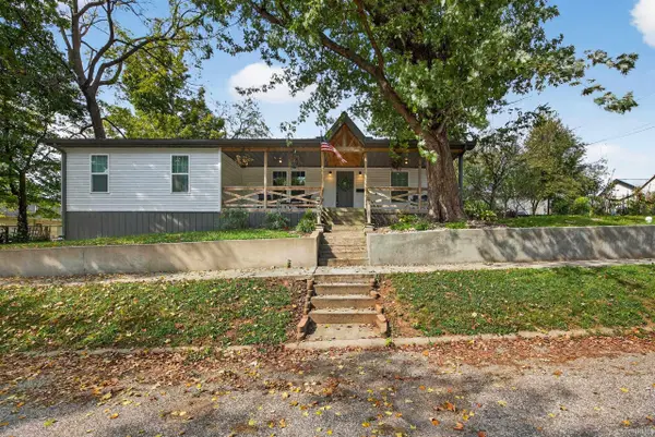 203 NE 1st Street, Paoli, IN 47454
