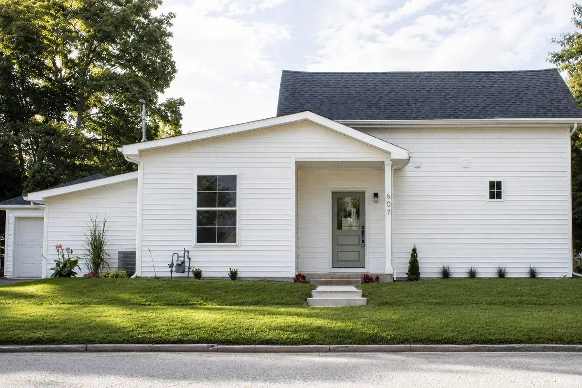 607 N Mill Street, North Manchester, IN 46962 - #1