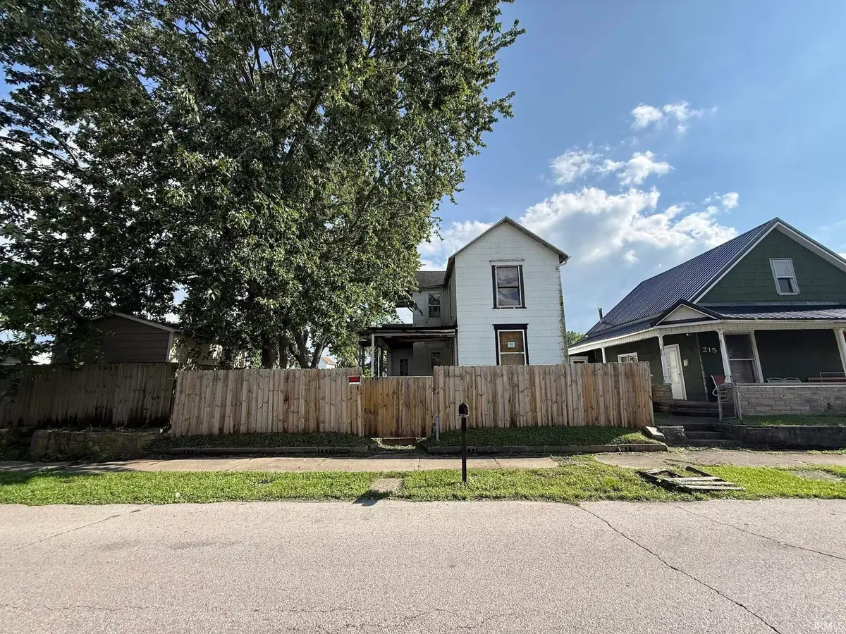 213 W 8th Street, Muncie, IN 47302 - #1