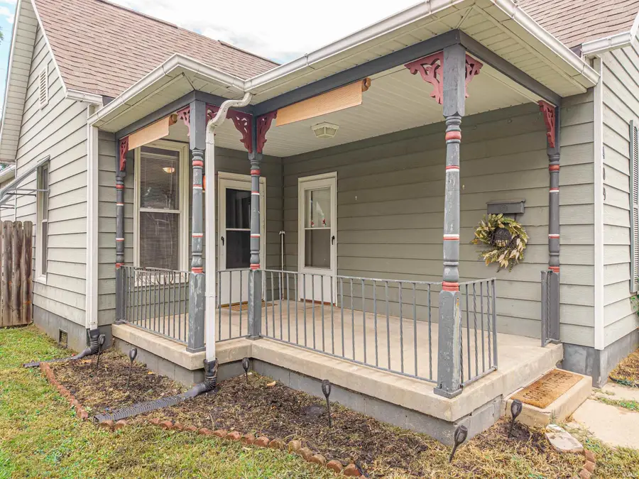 409 E Water Street, Mount Vernon, IN 47620 - #2