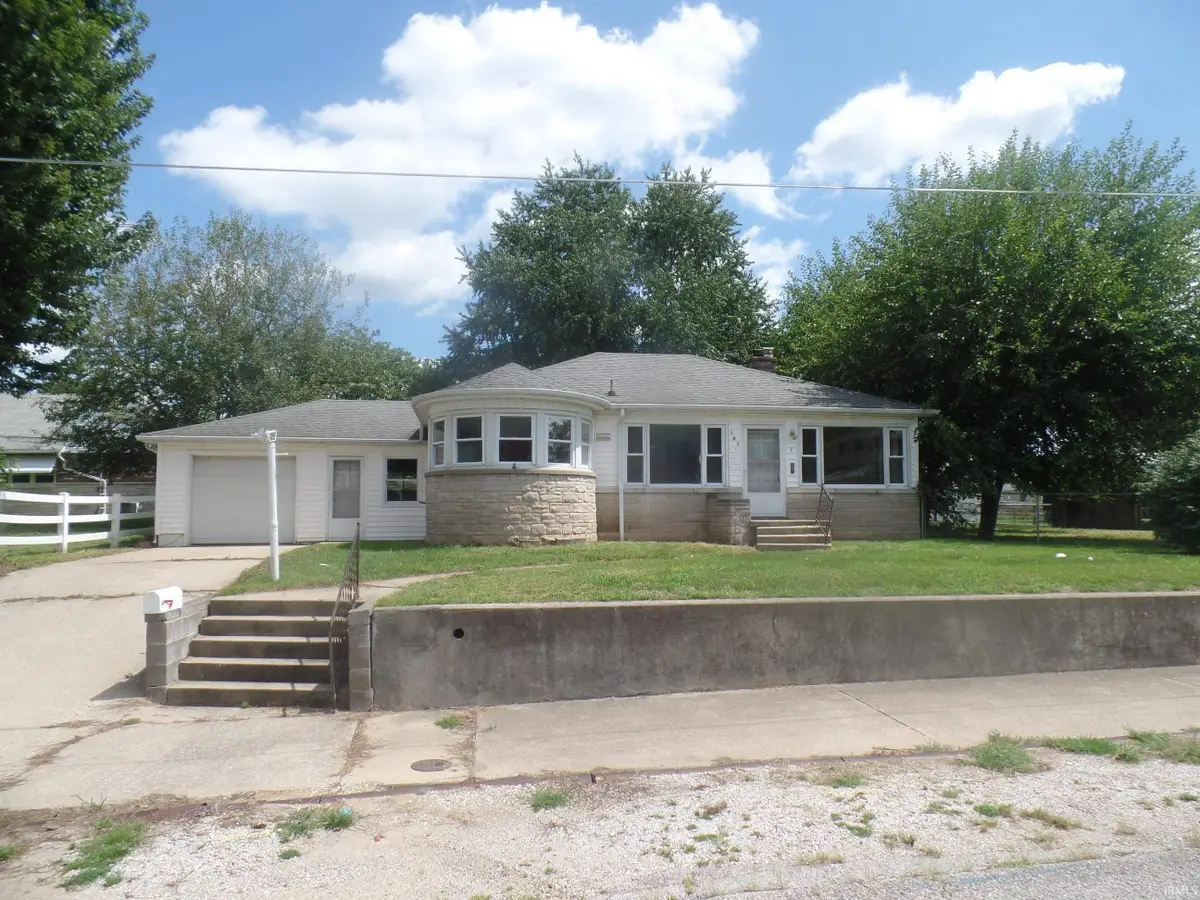 121 S Lewis Street, Bloomfield, IN 47424 - #1