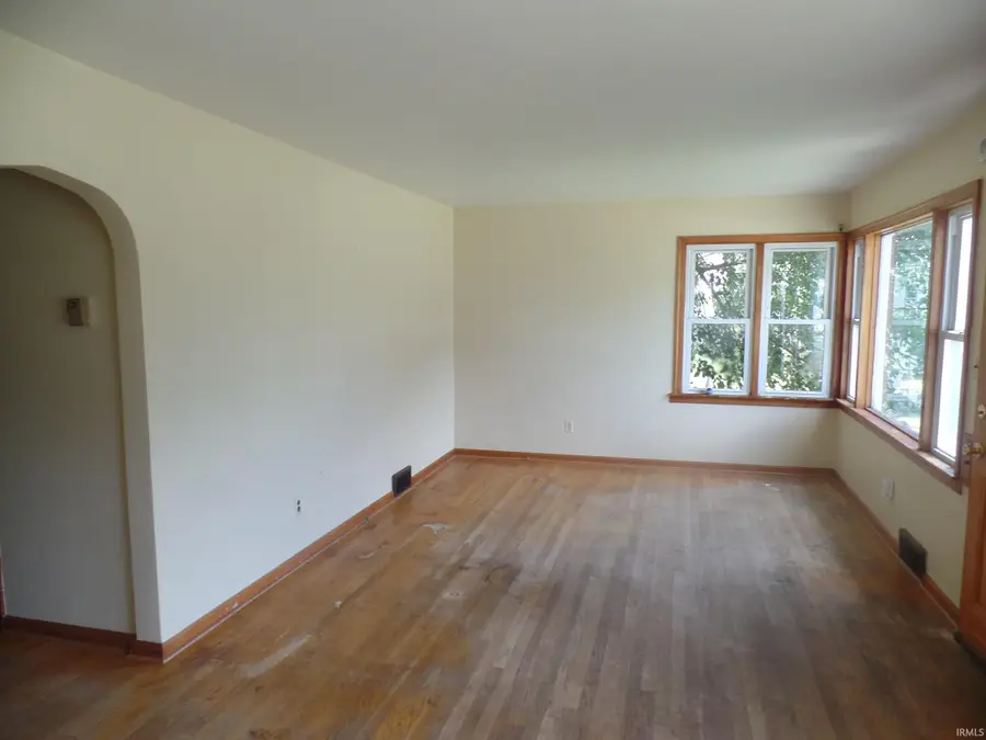 121 S Lewis Street, Bloomfield, IN 47424 - #2