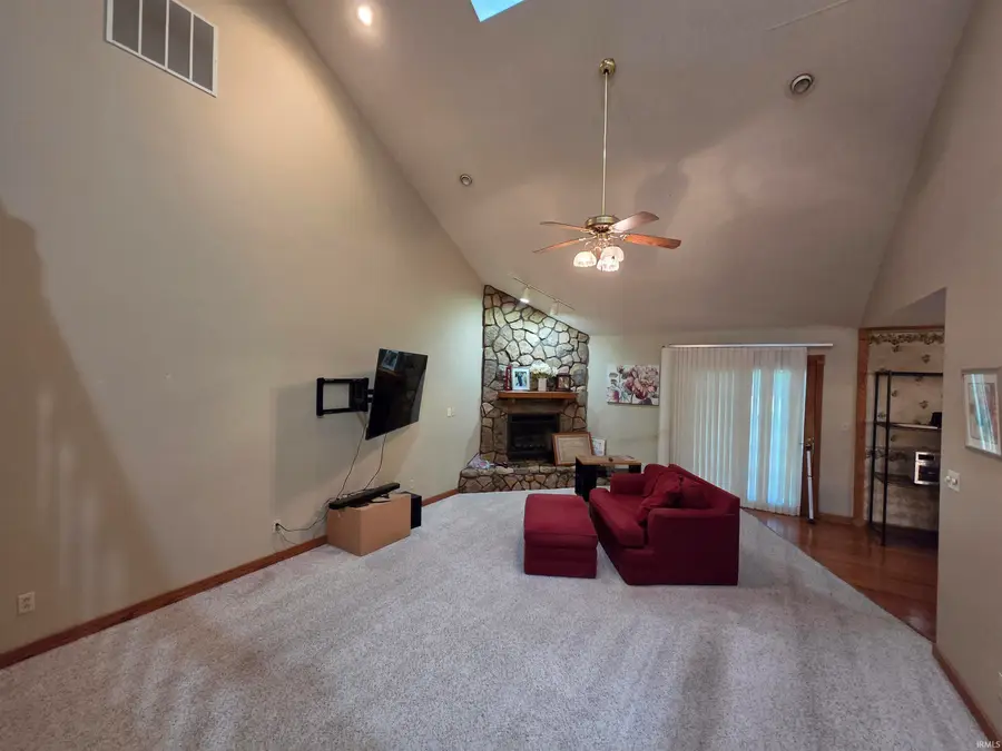 2101 S Sievers Road, Vincennes, IN 47591 - #3