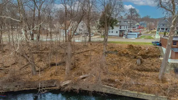 750 N Riverside Drive, Elkhart, IN 46514
