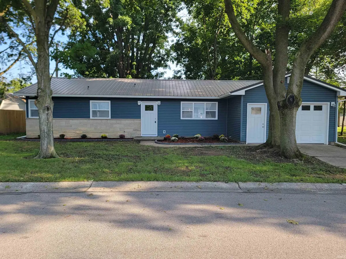 320 W 17th Street, Auburn, IN 46706 - #1