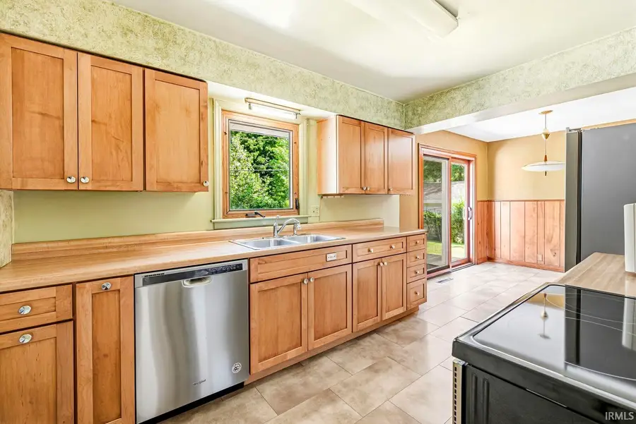 405 W Angela Boulevard, South Bend, IN 46617 - #3