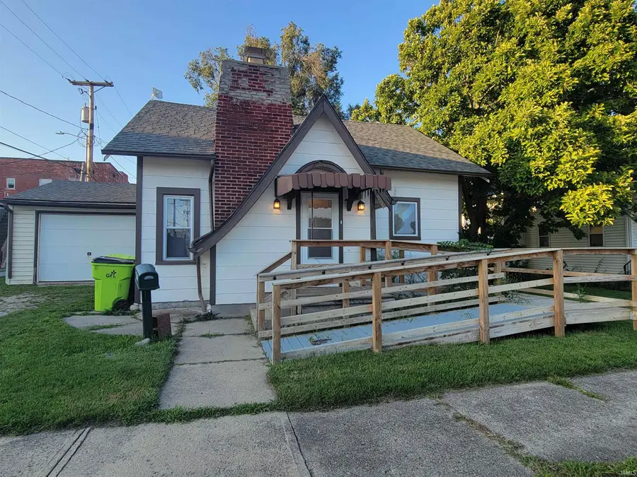 109 E Oak Street, Butler, IN 46721 - #2