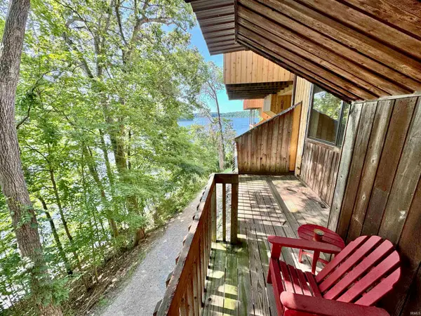 9171 S Pointe Lasalles Drive, Bloomington, IN 47401