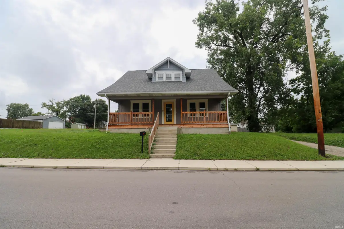 323 E Water Street, Hartford City, IN 47348 - #1