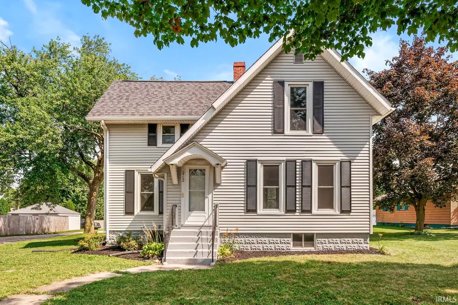 212 E Waterford Street, Wakarusa, IN 46573 - #2