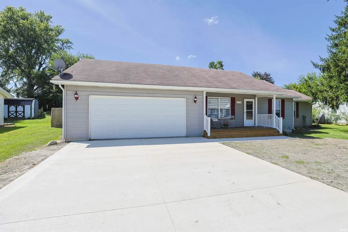 213 S Grand Street, Lakeville, IN 46536 - #1