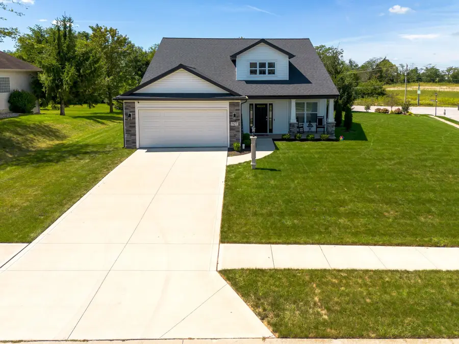 927 Clairborne Drive, Fort Wayne, IN 46818 - #2