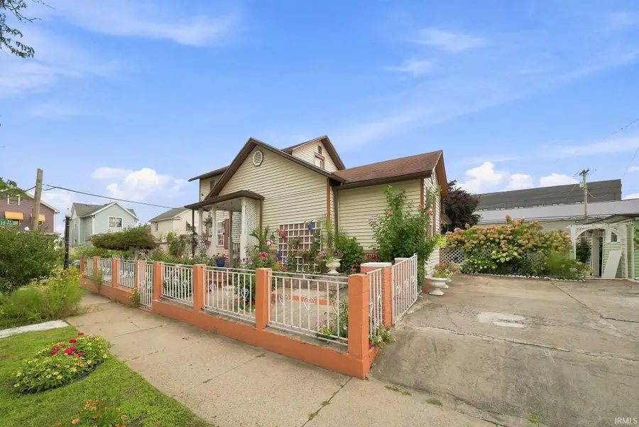 1402 Fairfield Avenue, Fort Wayne, IN 46802 - #2