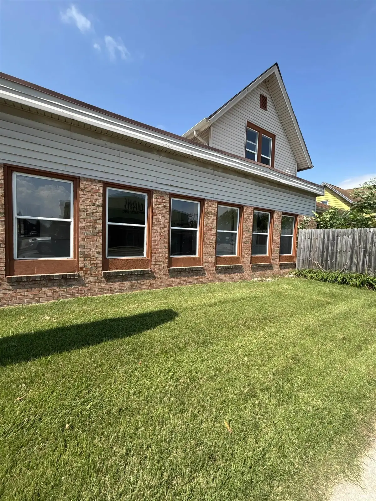 402 W Mishawaka Avenue, Mishawaka, IN 46545 - #1