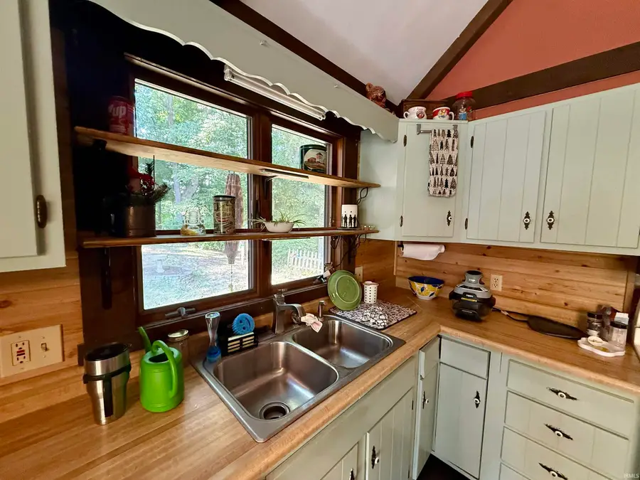1349 Bellgrade Avenue, Loogootee, IN 47553 - #3