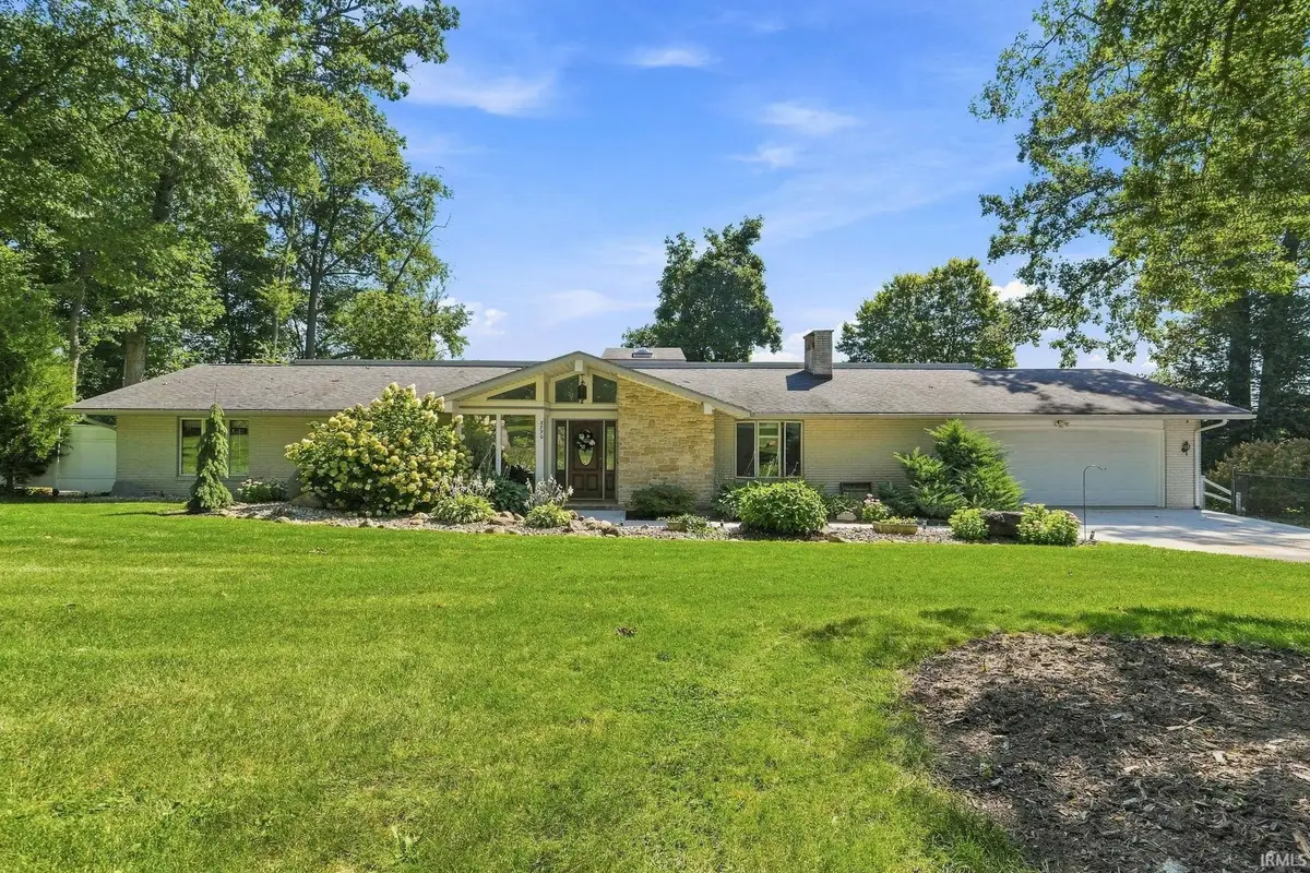 2890 E Hickory Lane, Columbia City, IN 46725 - #1