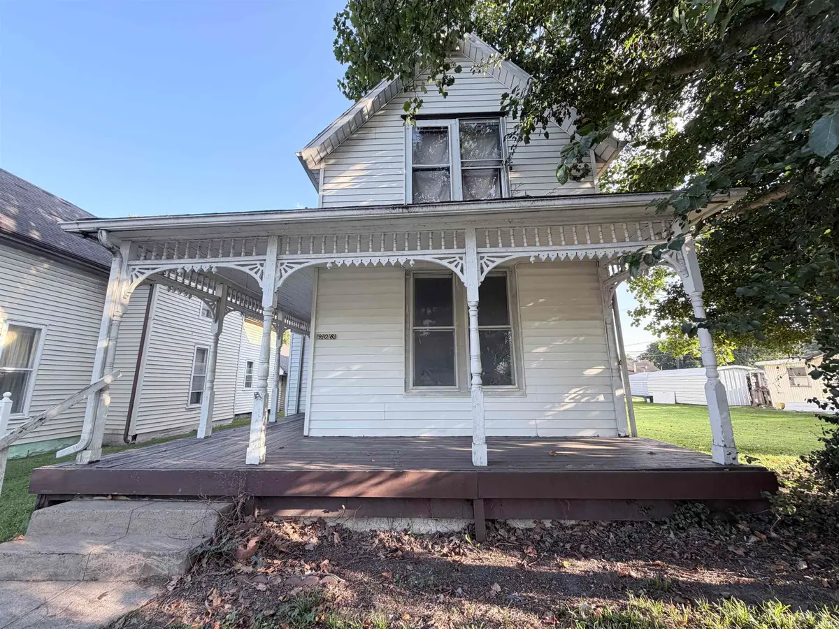 908 W Fourth Street, Mount Vernon, IN 47620 - #1