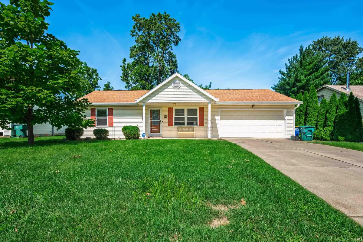 402 W Cromer Avenue, Muncie, IN 47303 - #1