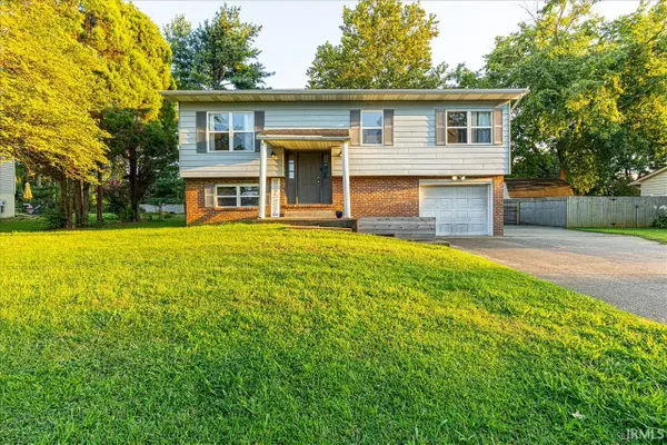 7355 Oakpark Drive, Newburgh, IN 47630