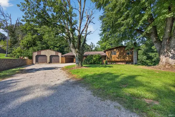 693 Forest Drive, Bloomfield, IN 47424