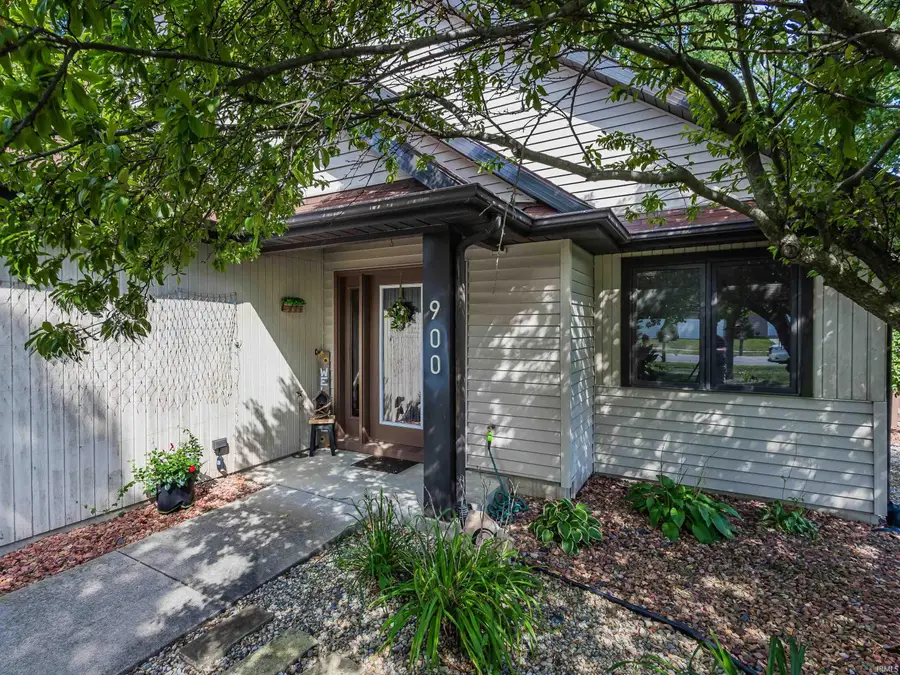 900 Ontario Lane, Auburn, IN 46706 - #2