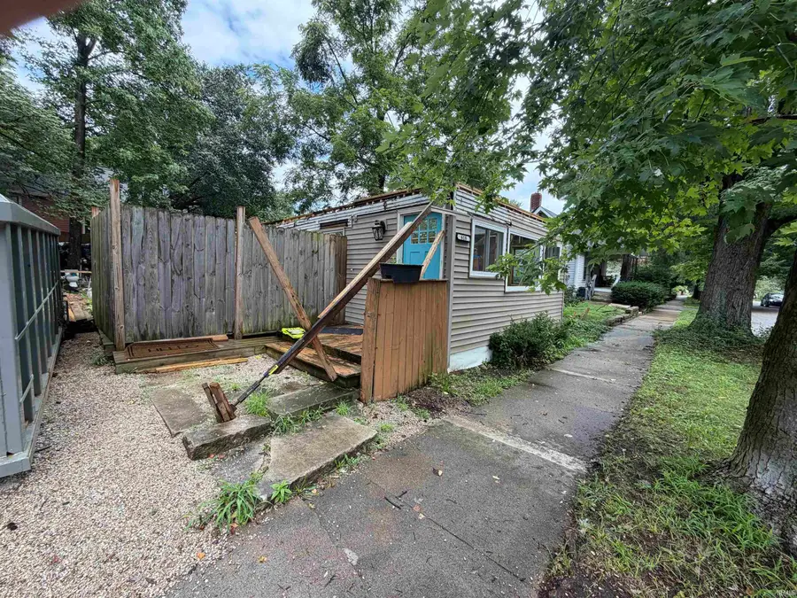 618 W Howe Street, Bloomington, IN 47403 - #2