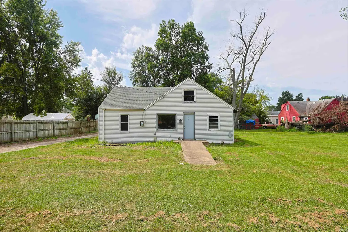111 N Grand Street, Lakeville, IN 46536 - #1