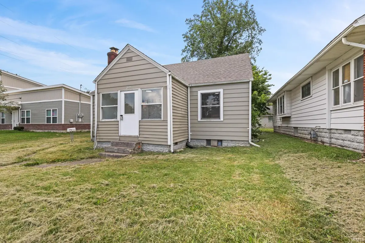 811 E Memorial Drive, Muncie, IN 47302 - #1