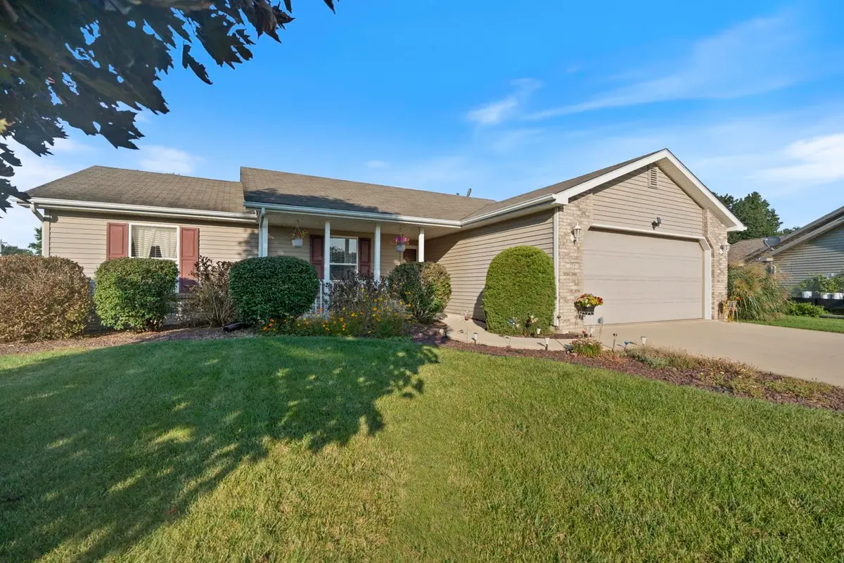 215 Tecumseh Street, Warsaw, IN 46582 - #1