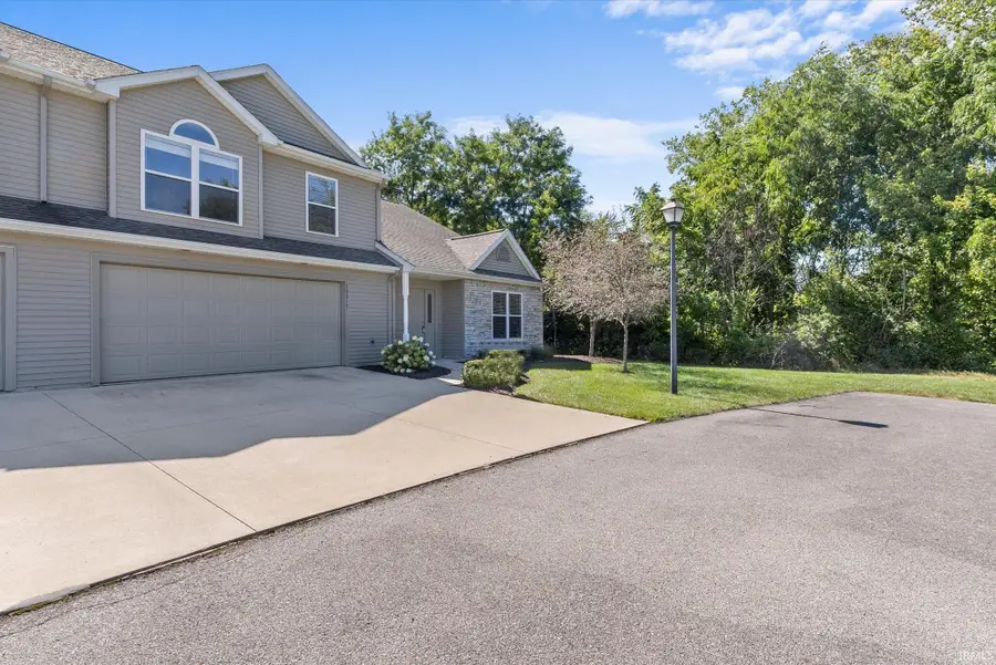 10015 Oak Trail Road, Fort Wayne, IN 46825 - #2