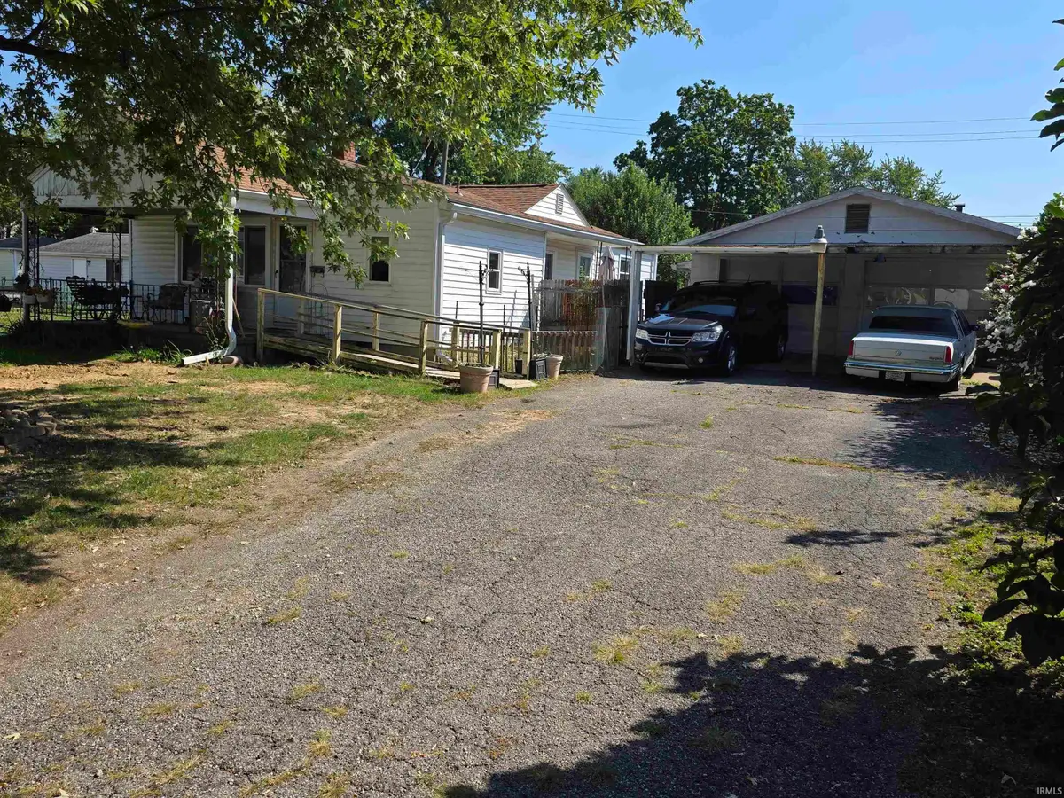 1602 S Luick Avenue, Muncie, IN 47302 - #1